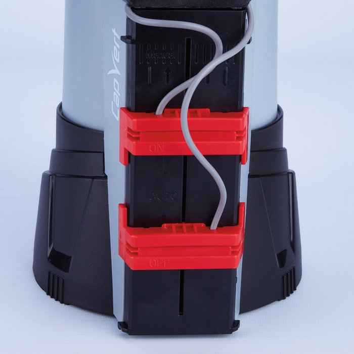 Flotteur intégré réglable avec barrettes ON OFF de la pompe vide-cave Capvert Switch 550