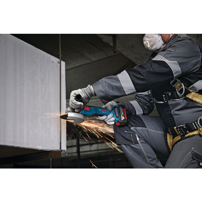 Meuleuse d’angle sans fil 18V - Disque Ø 125 mm - 2 Batteries 4 Ah + chargeur et coffret L-BOXX - GWS 18V-8 - BOSCH