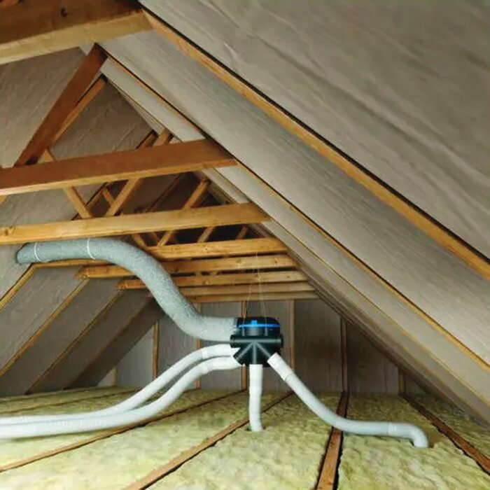 Kit VMC simple flux hygroréglable EasyHOME Hygro Premium MW Aldes installé dans un logement
