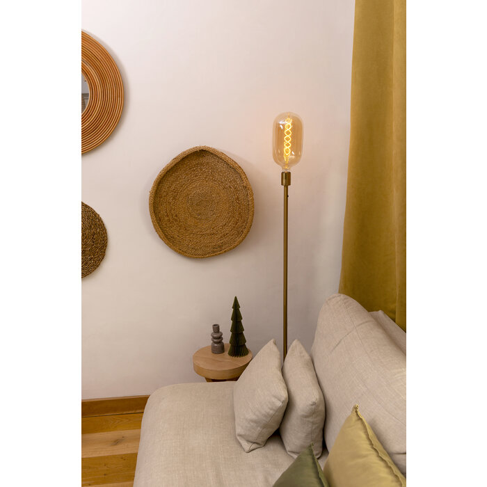 Ampoule LED tube T140 en lampadaire ambiance intérieure chaleureuse