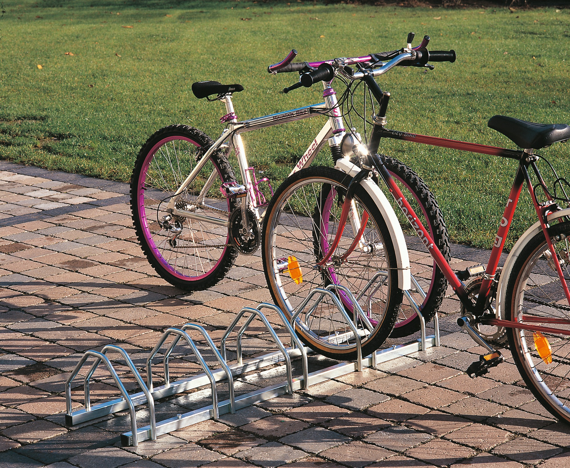Support vélo face à face Mottez - 5 vélos - Longueur 1,25 - Largeur 0,35 m